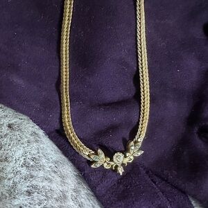 1928 Gold Tone beautiful woven Chain Faux Rhinestone Petite Pendant Choker